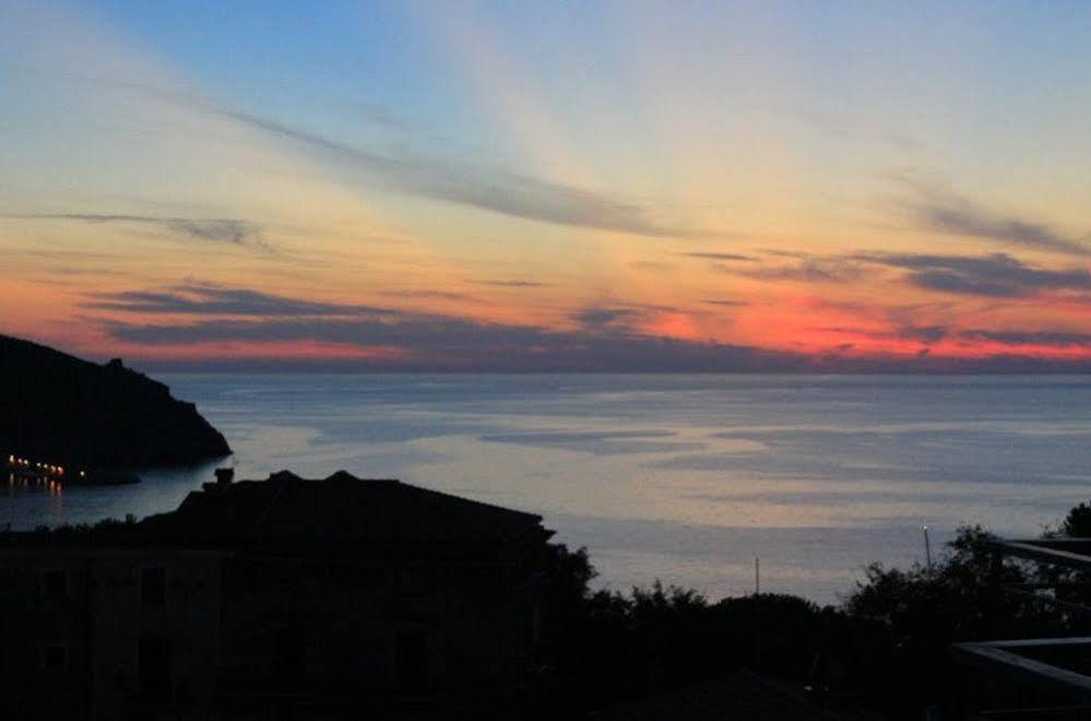 Meuble Leonetti Bed & Breakfast Centola Bagian luar foto